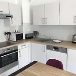 Proche De La , , 2 , Box Stationnement , Wifi Apartmán *