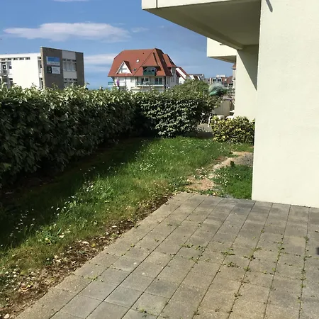 Proche De La , , 2 , Box Stationnement , Wifi *