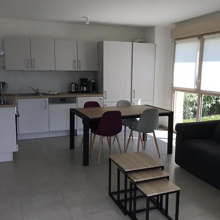 Proche De La , , 2 , Box Stationnement , Wifi Apartmán