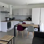 Appartement Proche De La , , 2 , Box Stationnement , Wifi *