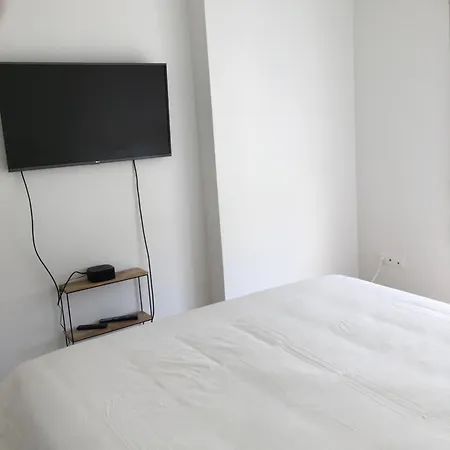 Apartment Proche De La , , 2 , Box Stationnement , Wifi *