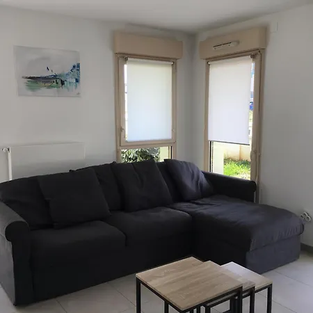 Proche De La , , 2 , Box Stationnement , Wifi 아파트 위머로우